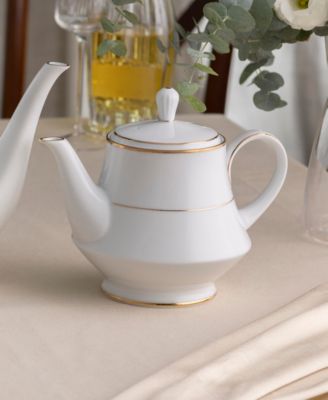 Heritage Tea Pot, 38 oz.