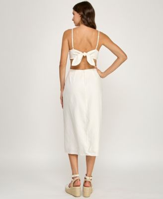 Juniors' Sleeveless Embroidered Scallop Bust Midi