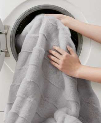 Vivienne Faux Fur Throw, 50" x 60"