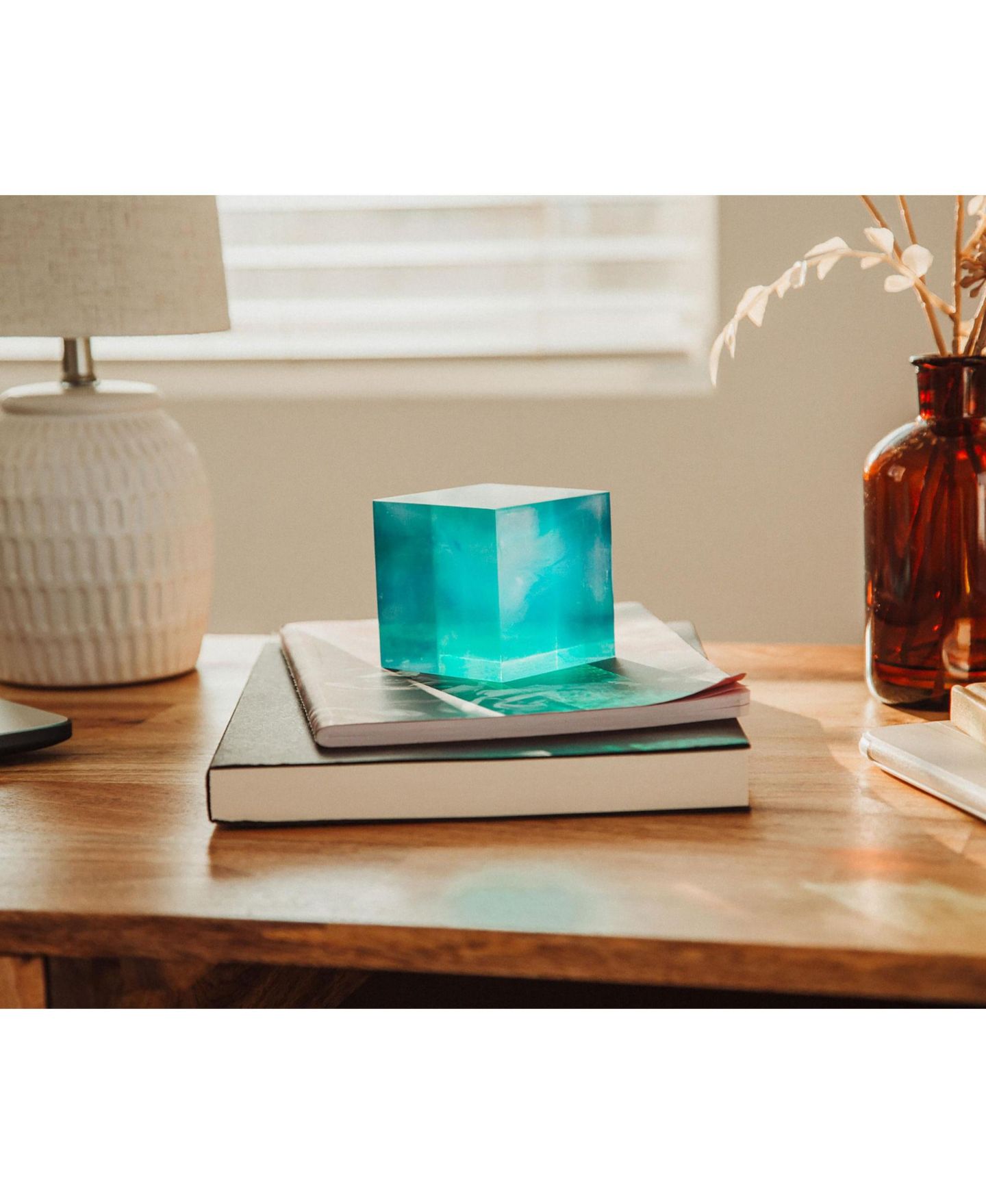 Детские фигурки Surreal Entertainment Marvel Infinity Saga 3" Tesseract Cube Prop Replica, 1-Piece, Ages 14+, цвет: Синий — фото 4