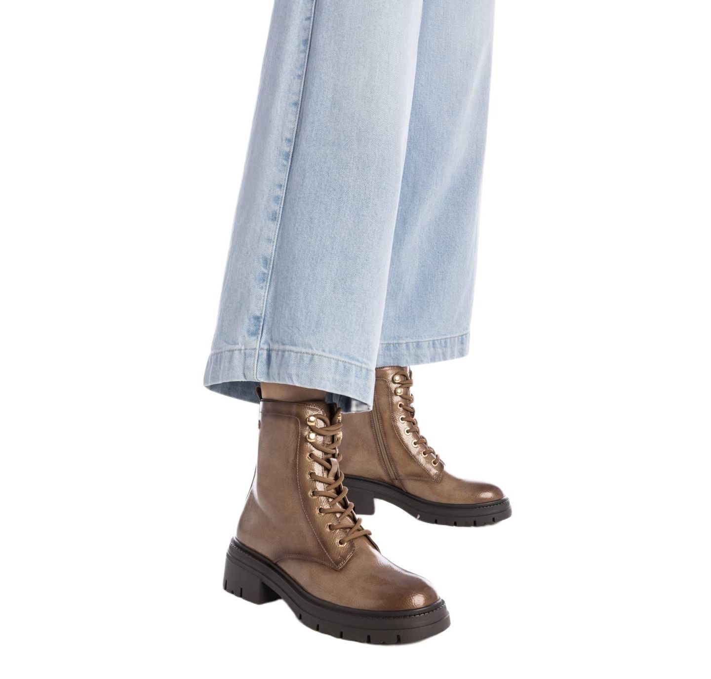 Женские ботинки XTI Patent Leather Combat Booties, цвет: Бежевый — фото 2