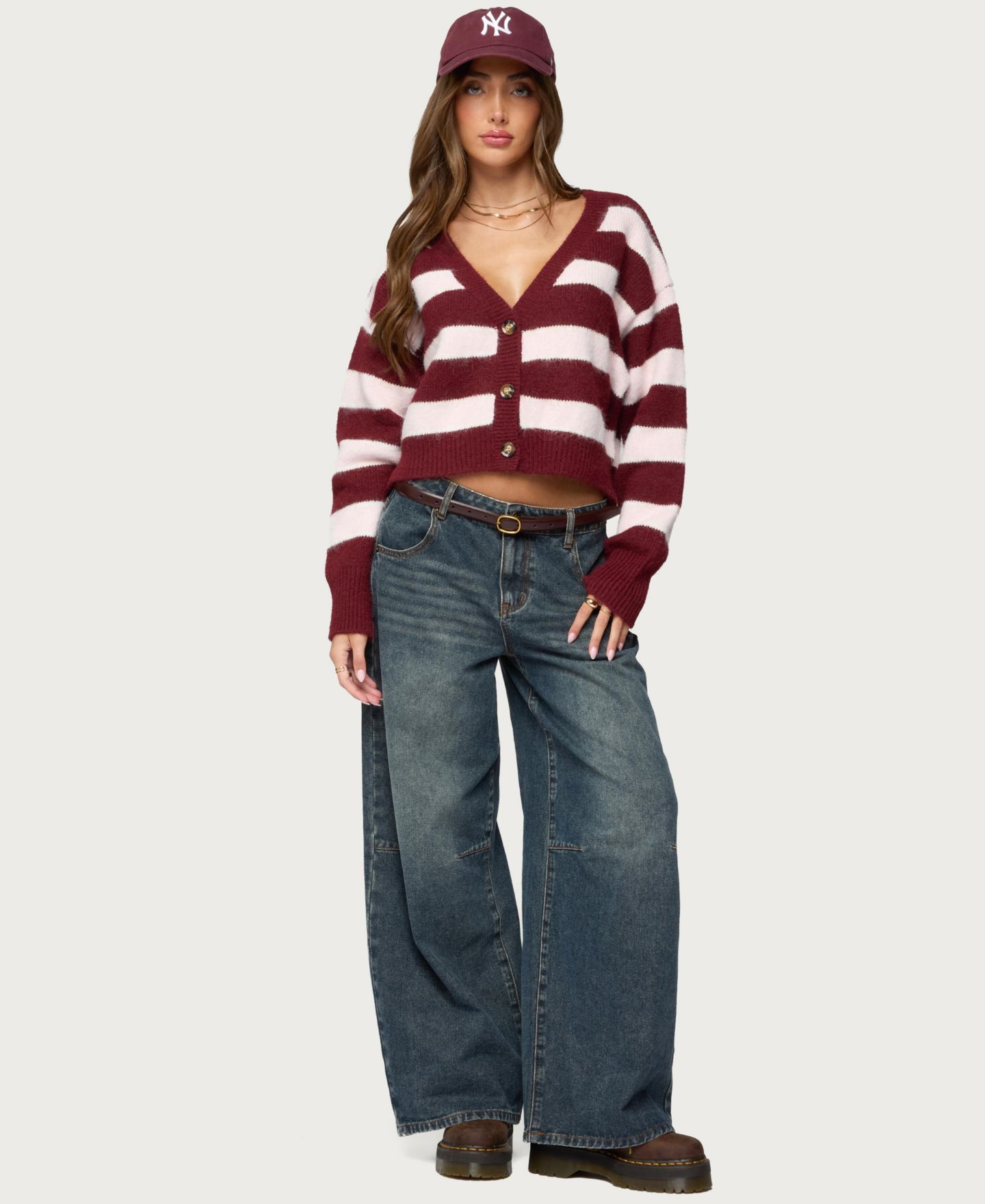 Женский кардиган Edikted Kaz Striped Knit V Neck, цвет: Бордовый — фото 3