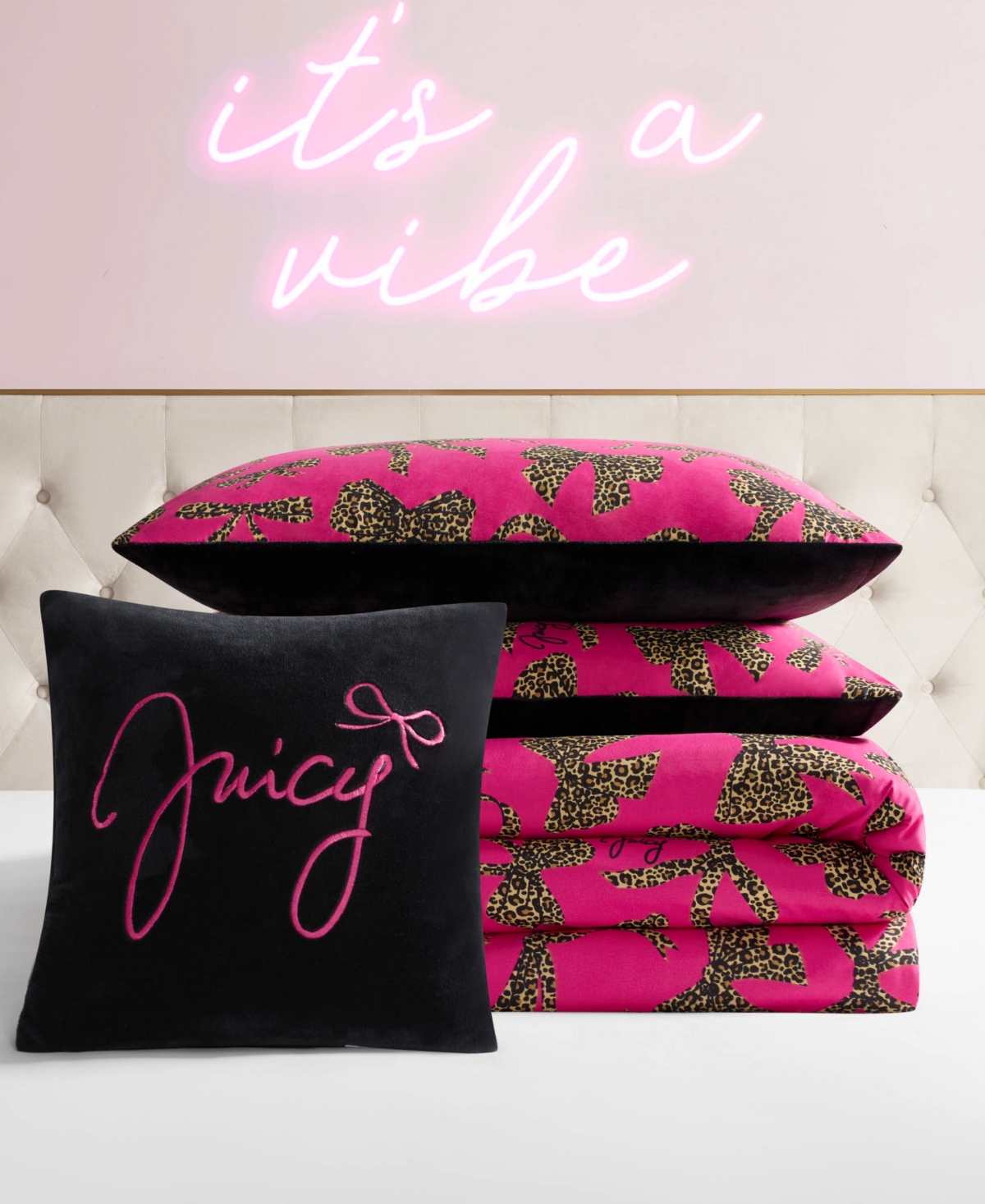 Juicy Couture Plush Reversible Cheetah Bows 4-Pc. Comforter Set