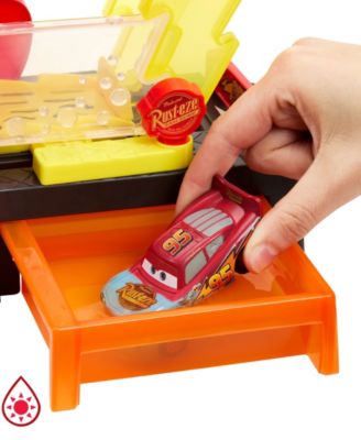 Disney and Pixar Cars Color Changers Race Ready Car Wash Playset with Color Changing Lightning McQueen