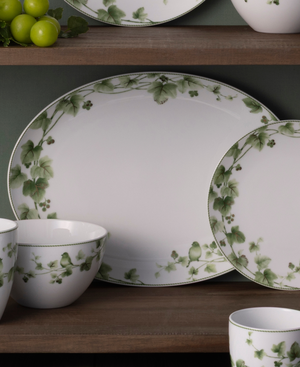 Noritake Ivy Whisper Oval Platter In Green