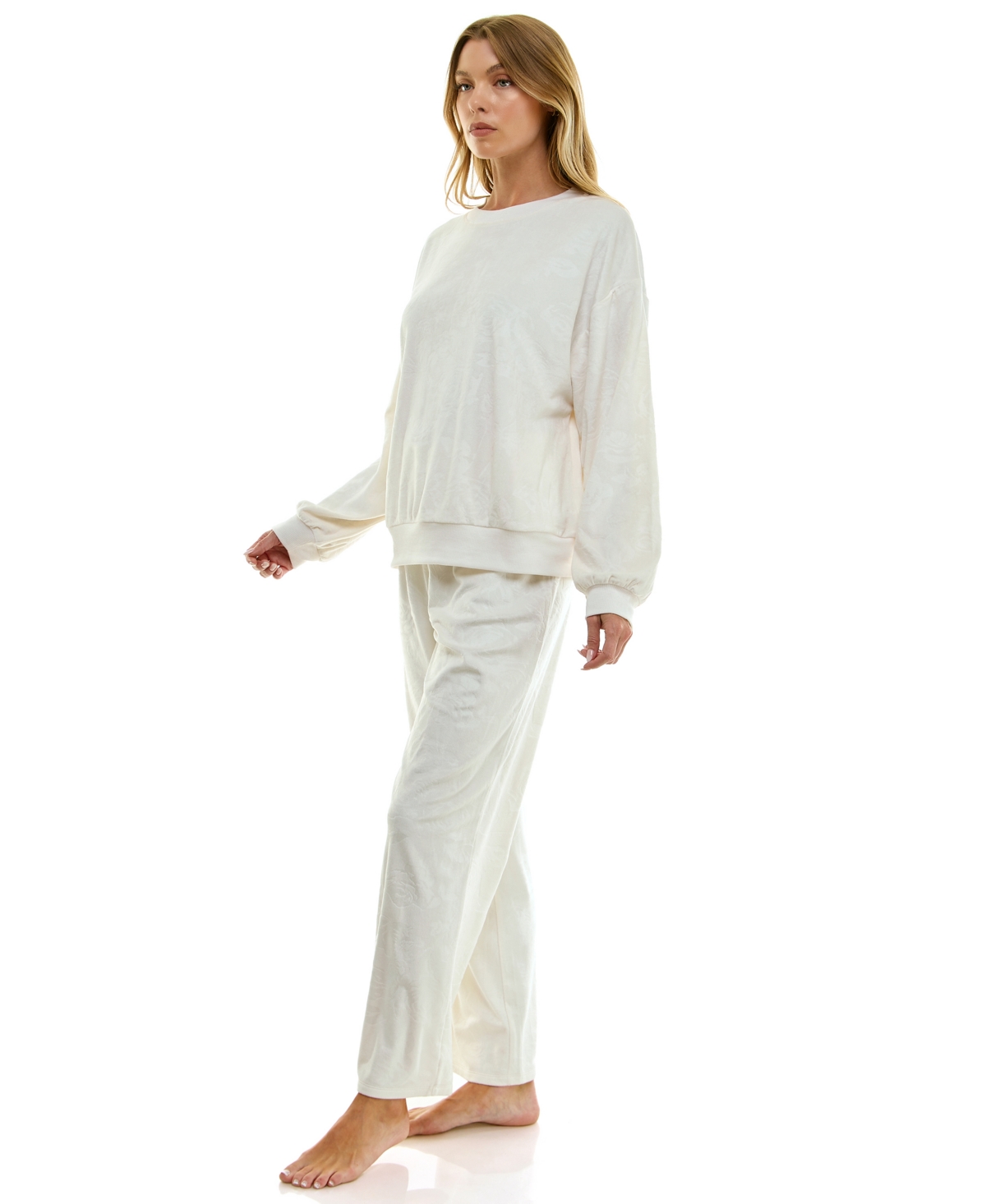 Roudelain Women's Long Sleeve Crew Neck And Pant Set In White