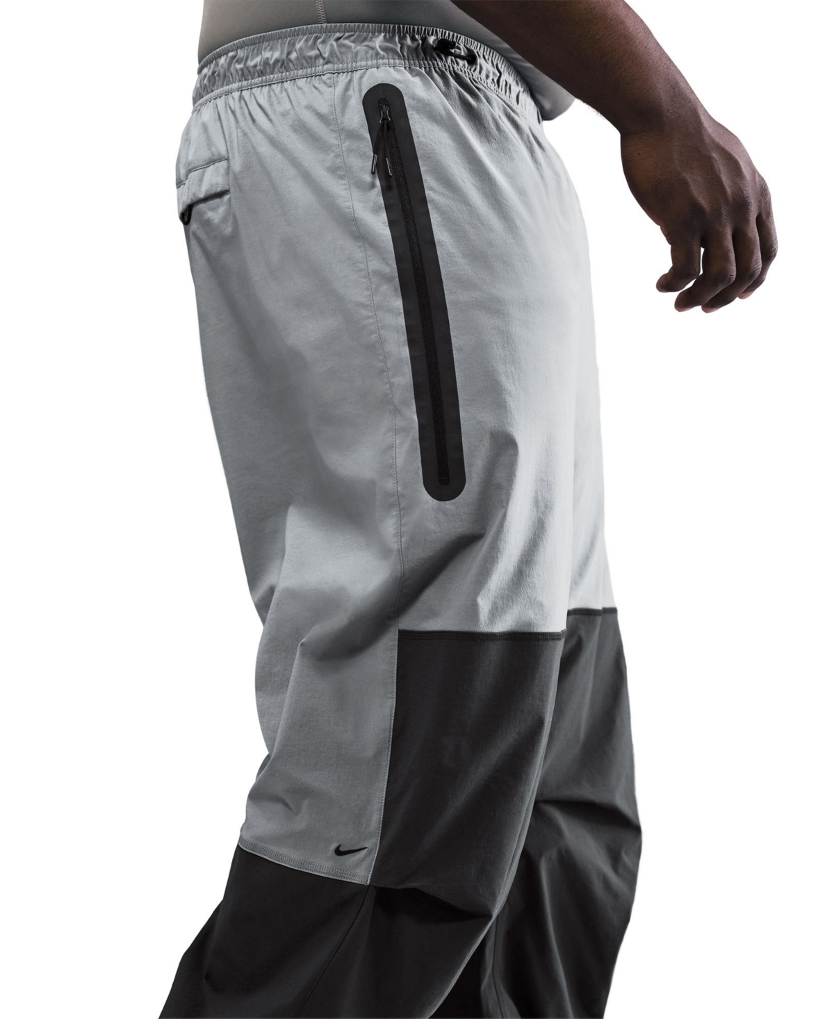 Nike Men's Tech Woven Oversized Pants In Gray