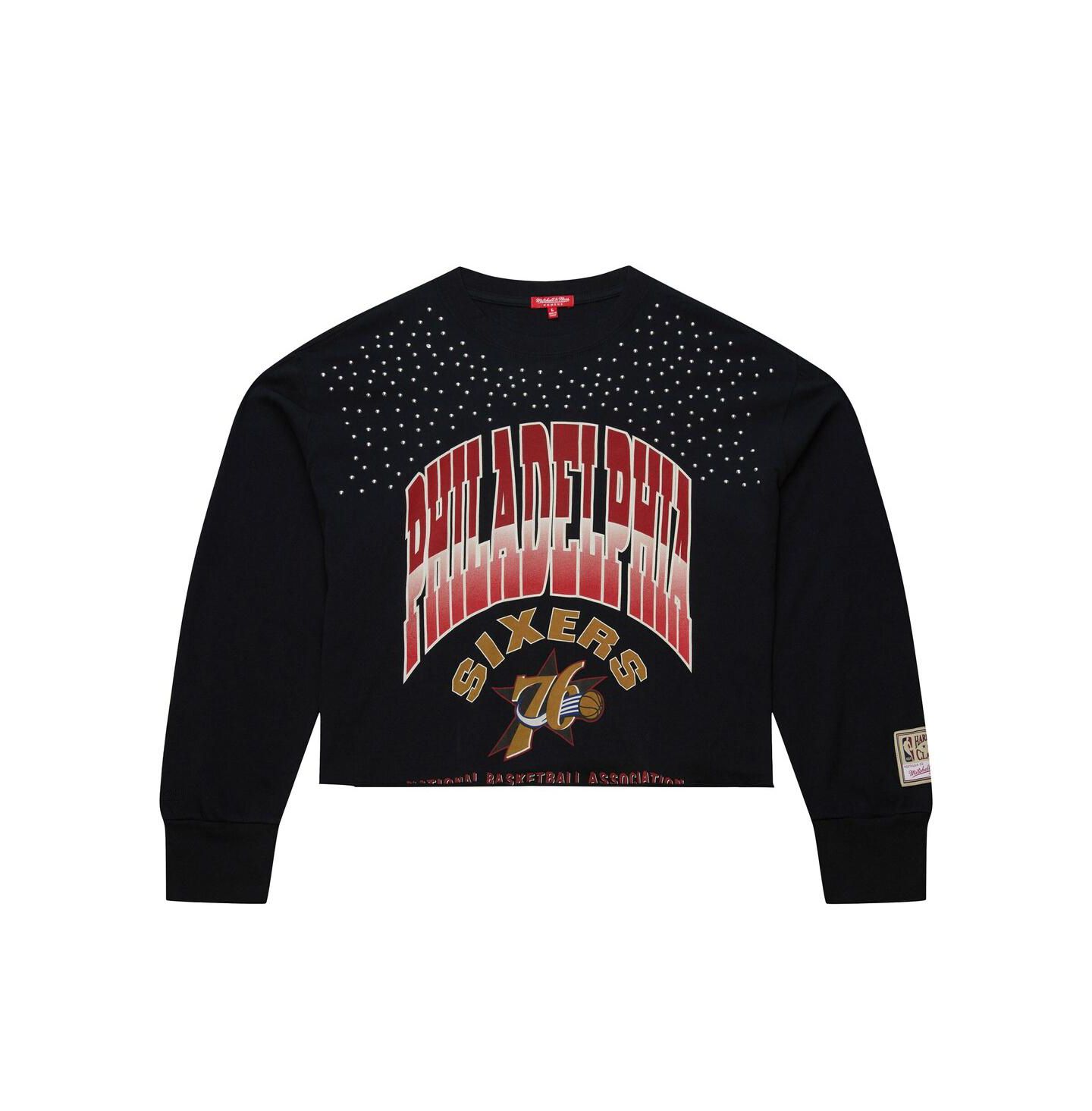 Женская футболка Mitchell & Ness Black Philadelphia 76ers Hardwood Classics Studded Boxy Cropped Long Sleeve — фото 3