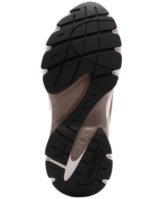 Women's Bolt Runner Lace-up Sneakers