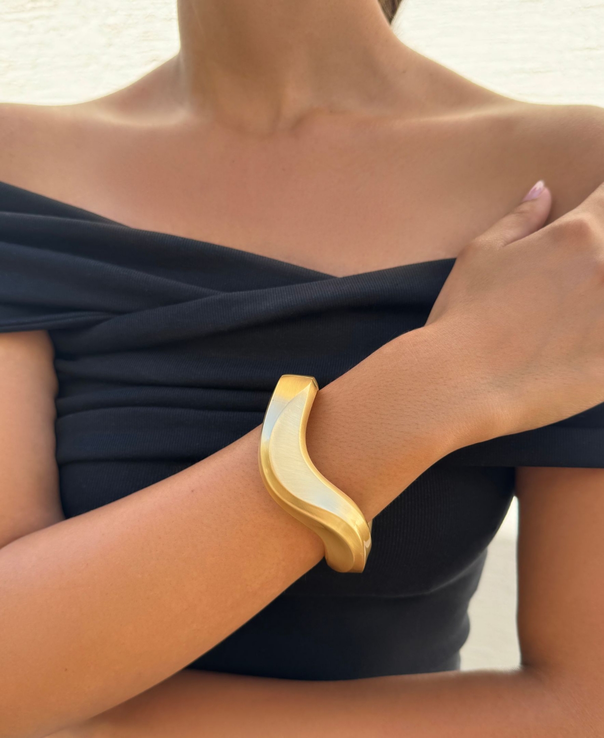 Adornia Gold Wavy Chunky Bangle