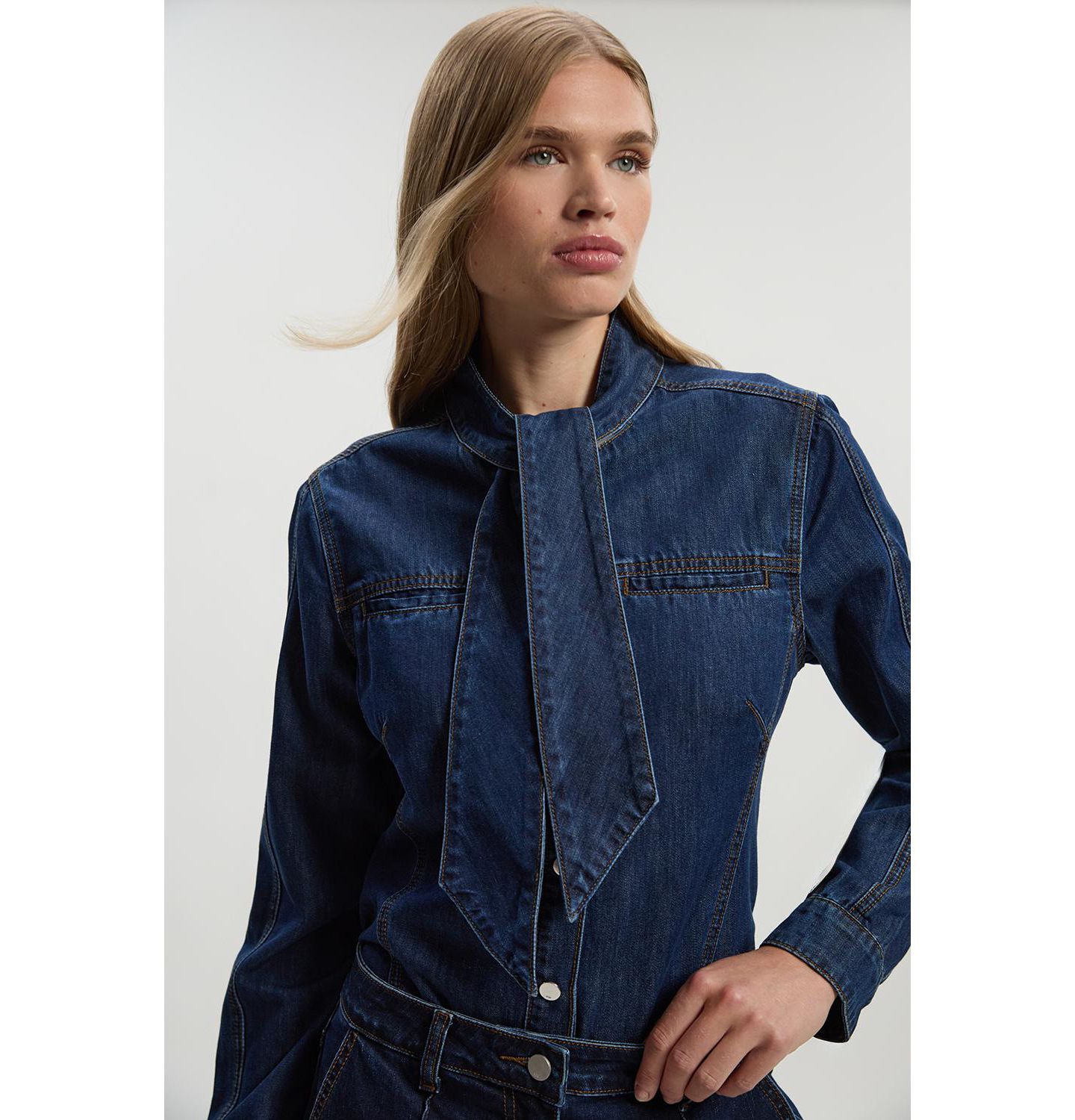 Женская блузка Karen Millen Denim Pussybow, цвет: Синий — фото 2