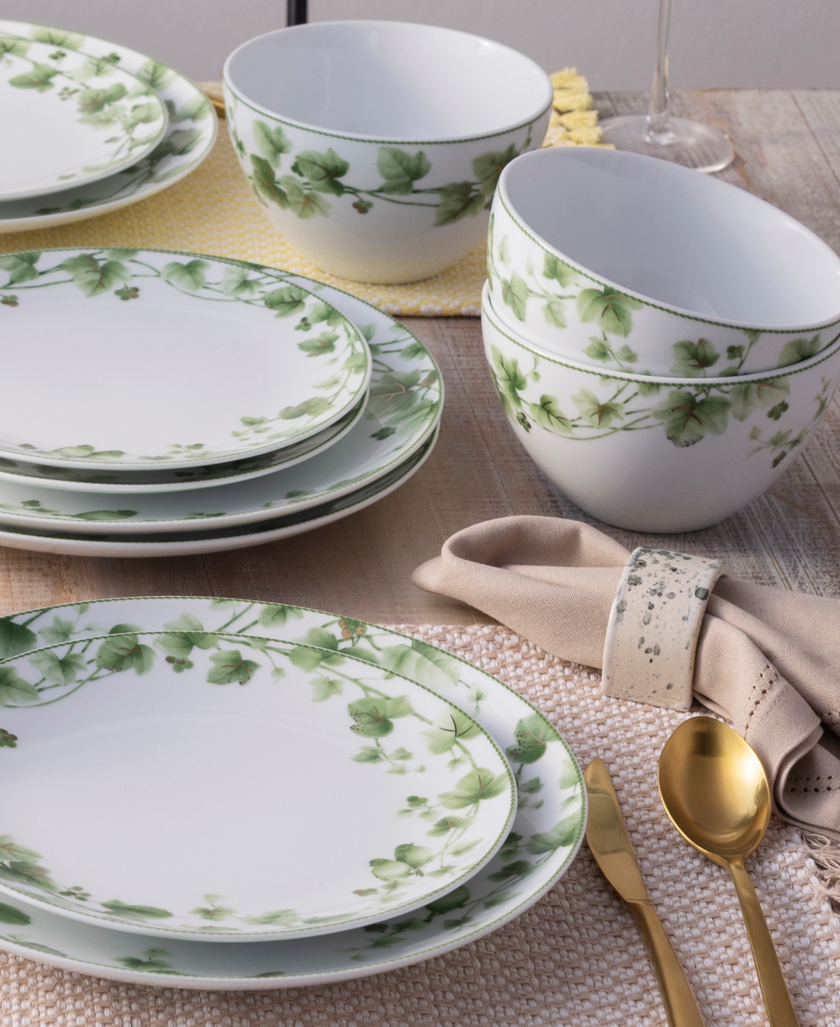 Noritake Ivy Whisper 12 Pc. Dinnerware Set, Service For 4 In Green