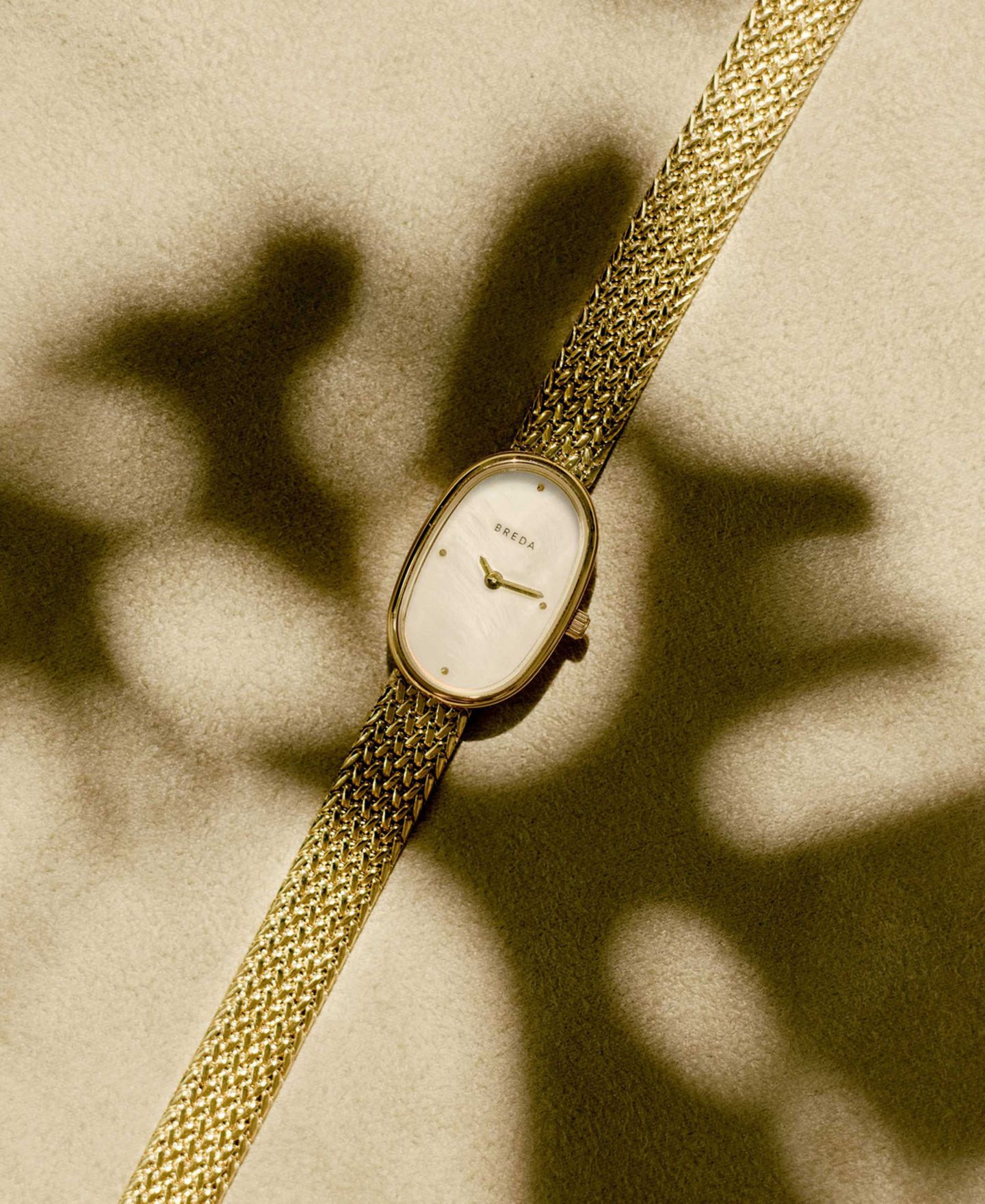 Женские часы BREDA 'Jane Tethered' Gold Stainless Steel Mesh Watch, 18mm — фото 5