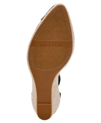 Women's Wilmott Closed Toe Wedge Espadrilles