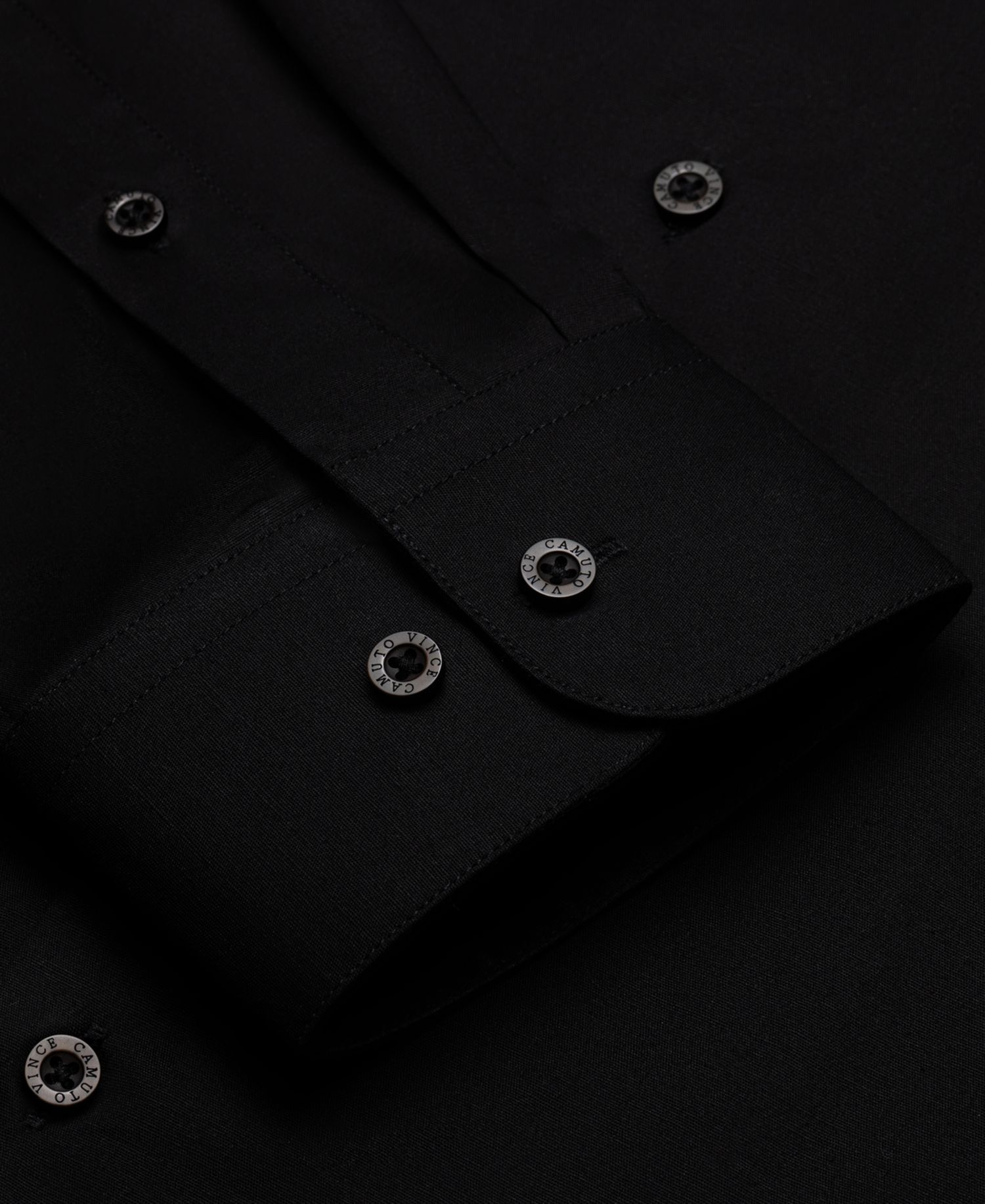 Men's Solid Slim-Fit Dress Shirt