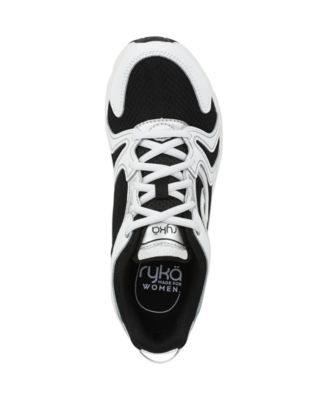 Women's Streamline Round Toe Sneakers