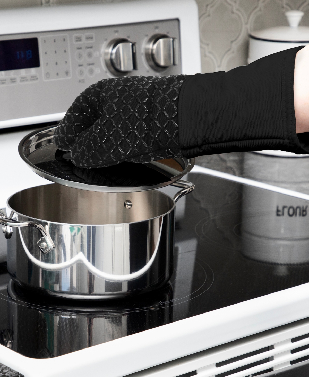 All-Clad Ogee Silicone Cotton Oven Mitts, Set of 2