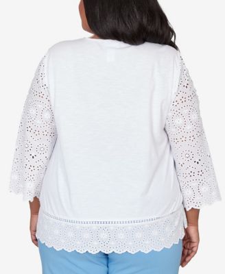 Plus Size St. Augustine Solid Eyelet Trim Top with Necklace
