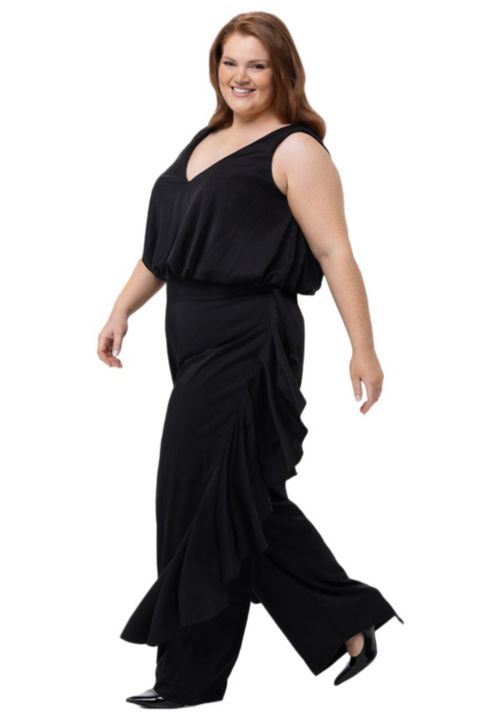 Женский комбинезон Celebrations by Sydney's Closet V-Neck Stretch Satin Jumpsuit with Ruffles, цвет: Чёрный