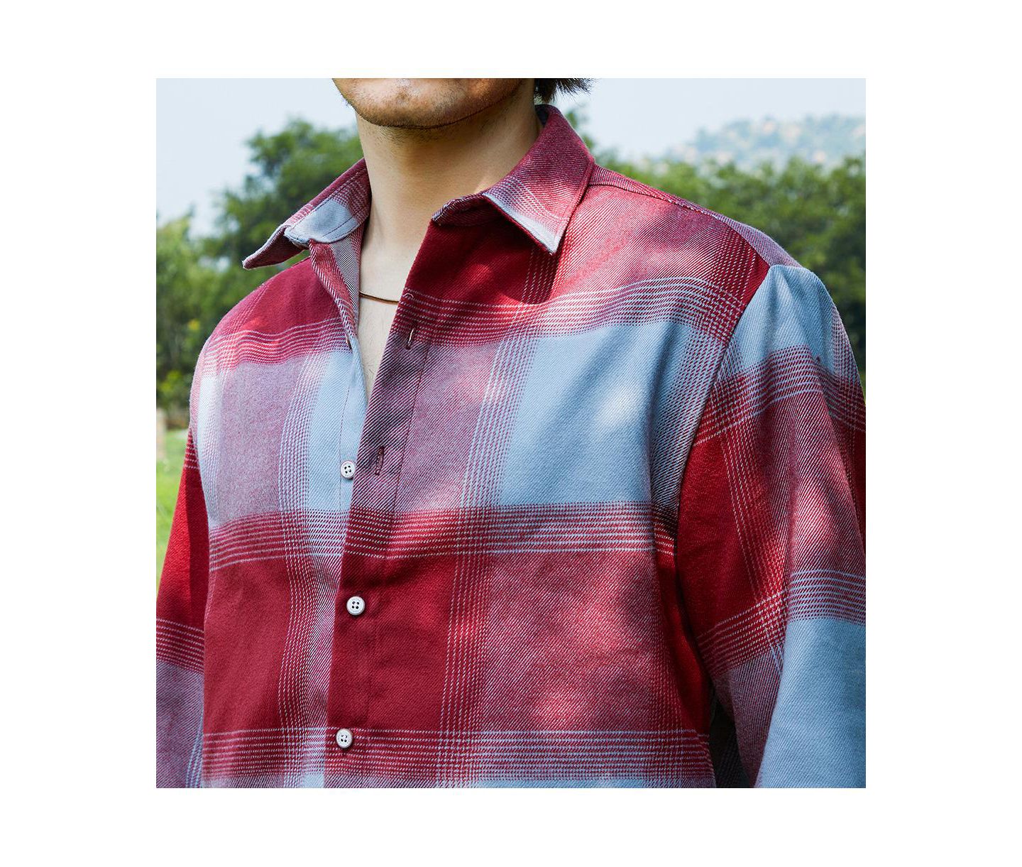 Мужская рубашка Cahoot Campus Sutra Venetian Red & Coin Grey Vignette-Checkered Oversized, цвет: Красный — фото 7