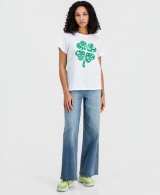 Juniors' Clover Patch Short-Sleeve T-Shirt