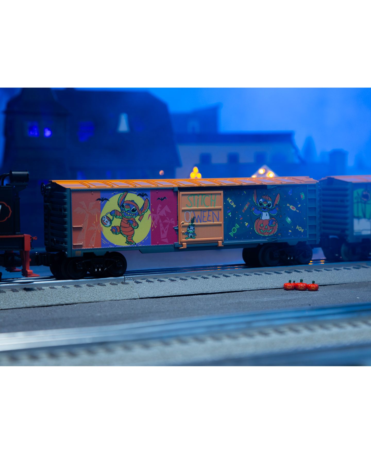 Детская игрушка Lionel O Gauge Disney Stitch Stitchoween Glow in the Dark Model Train Boxcar — фото 4