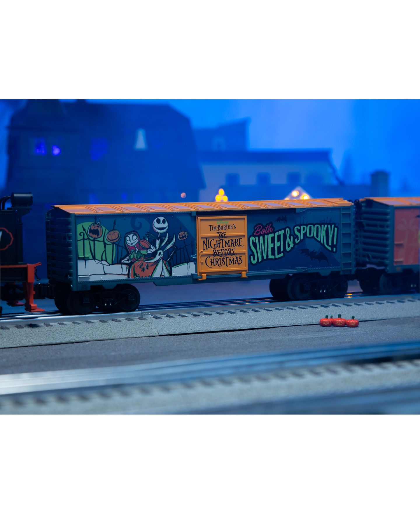 Детская игрушка Lionel O Gauge The Nightmare Before Christmas Glow-in-the-Dark Model Train Boxcar — фото 10