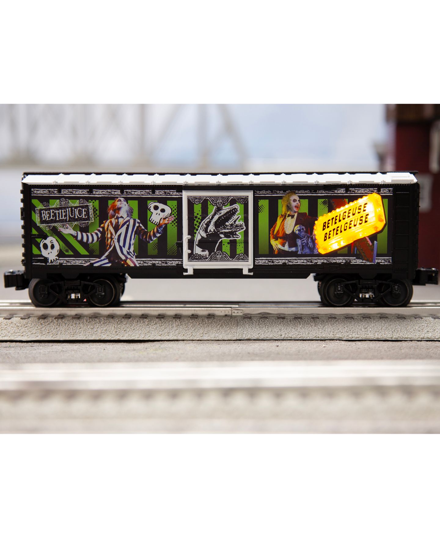 Детская игрушка Lionel O Gauge Beetlejuice 1988 Illuminated Boxcar — фото 6