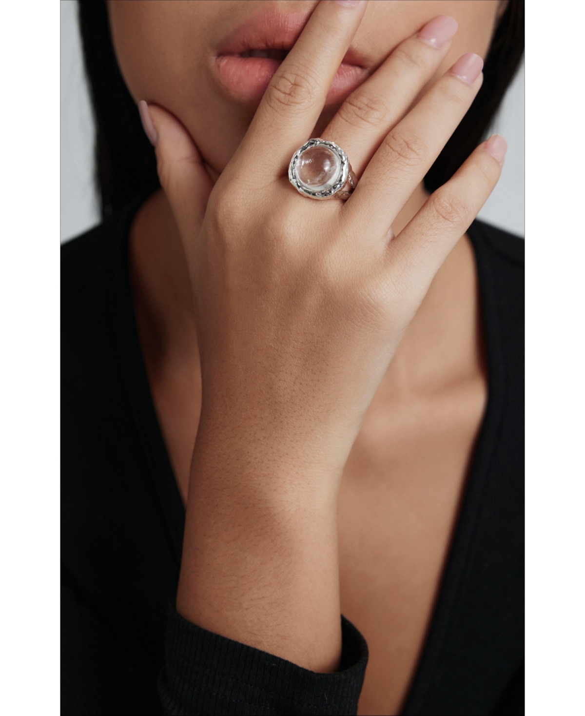 Retro Chic Aeolian Whispers Ring