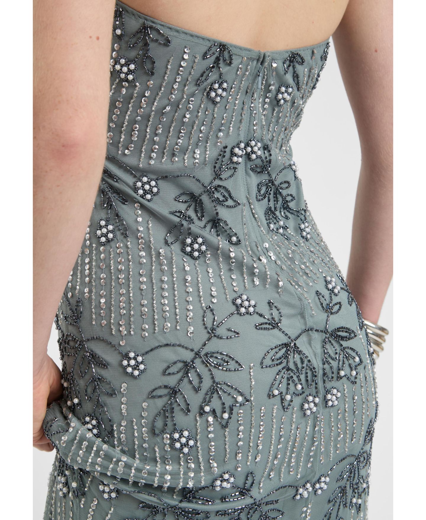 Женское платье BEAUUT Embellished Sequin Beaded Maxi Dress With Knot Design, цвет: Серый — фото 5