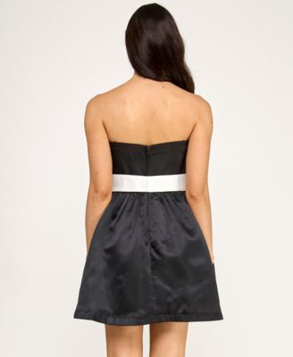 Juniors' Strapless Sweetheart Neck Dress