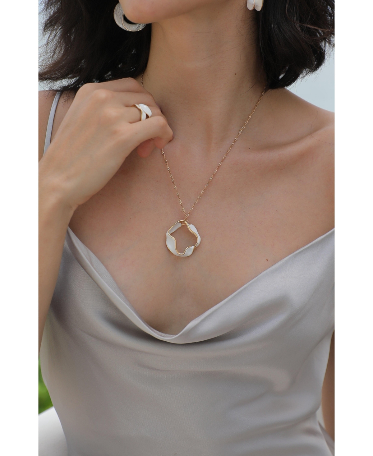 Retro Chic Breeze Necklace