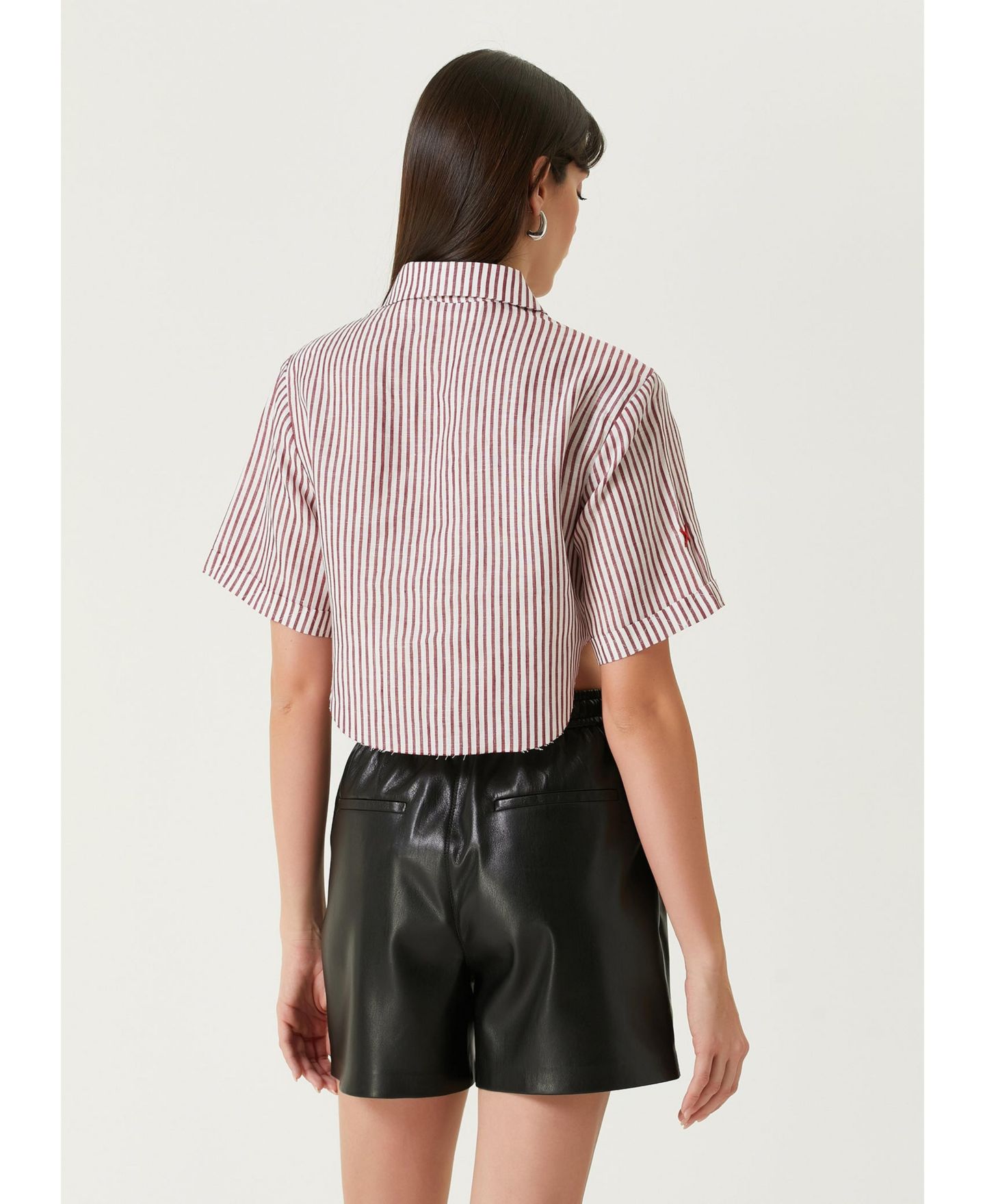 Женская рубашка PCFG Red Striped Linen Crop, цвет: Красный — фото 2