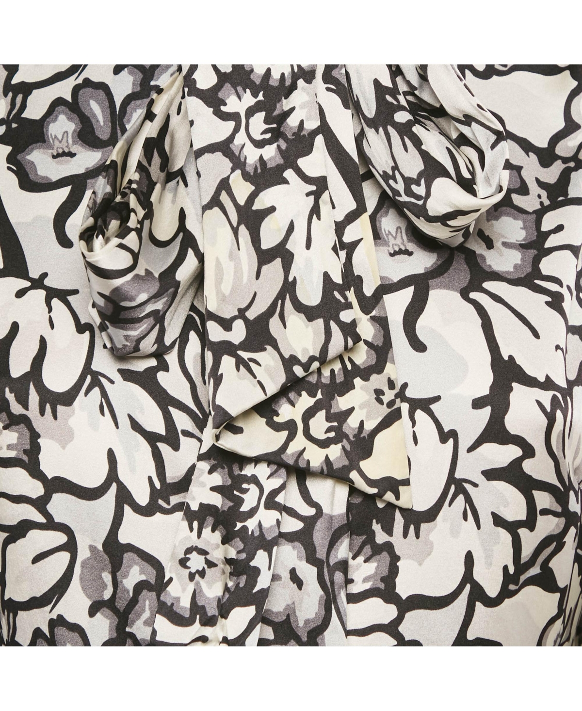 Pre-Owned Burberry Women's Floral Print Satin Silk Tie-Up Neck Detail Blouse