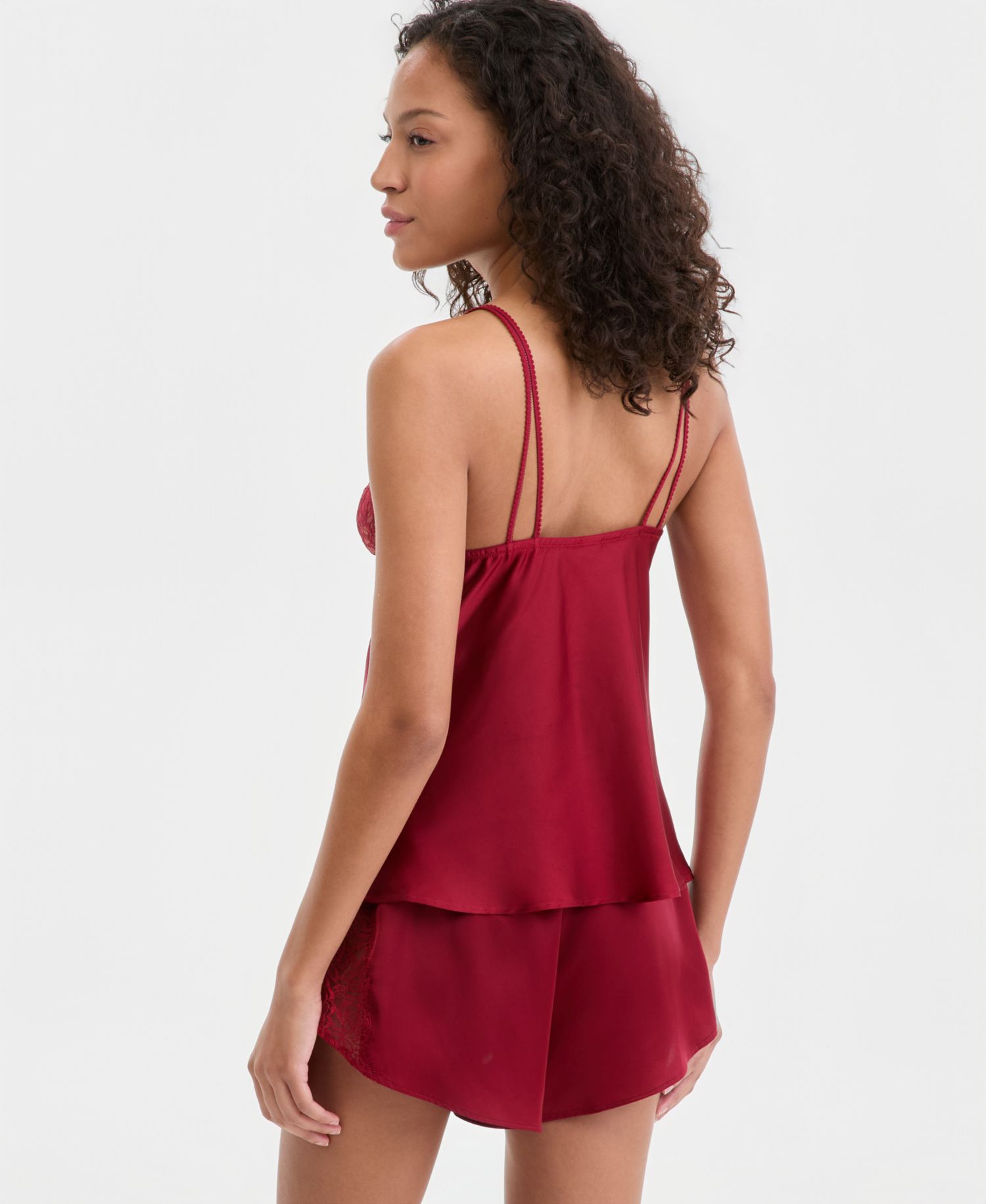 b.tempt'd Women's by Wacoal It's On Lace Cami 911396