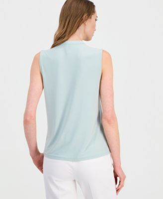 Women's V-Neck Collared Sleeveless Top