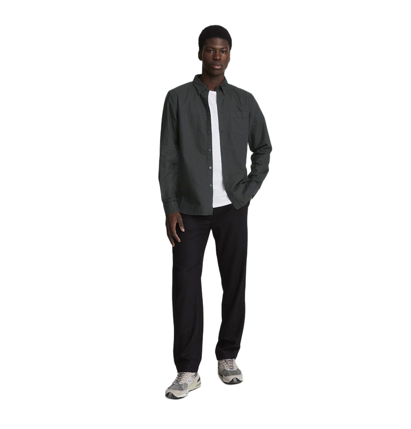 Мужская рубашка Lyle & Scott Tonal Eagle Plain Oxford, цвет: Угольно-чёрный — фото 3
