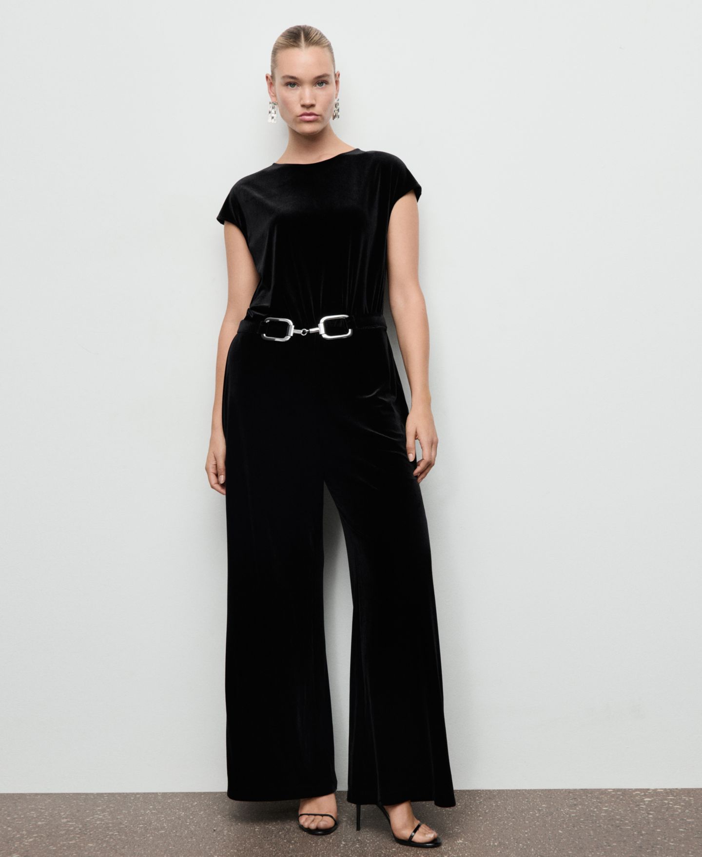 Женский комбинезон MANGO Velvet Belt Jumpsuit, цвет: Чёрный — фото 2