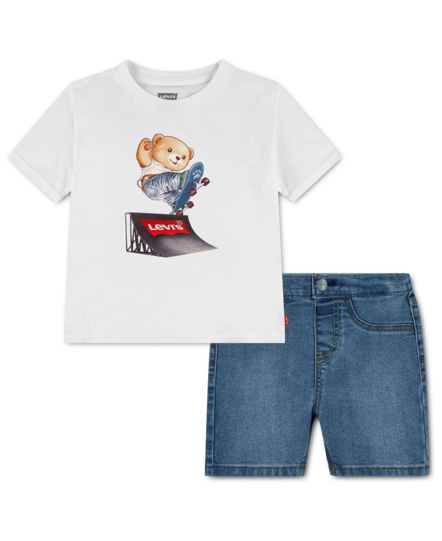 Комплект для мальчика Levi's Skater: футболка и джинсовые шорты, 2 предмета, цвет: Яркий белый / Синий — фото 1