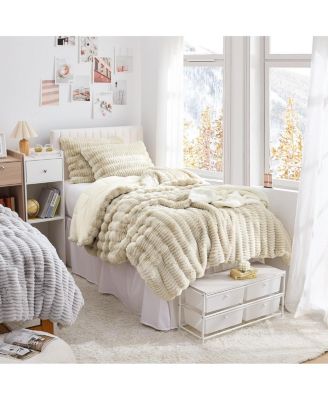 Chunky Bunny Peak of Cozy Oversized Comforter