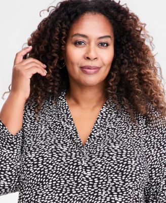 Plus Size Printed V-Neck 3/4-Sleeve Top