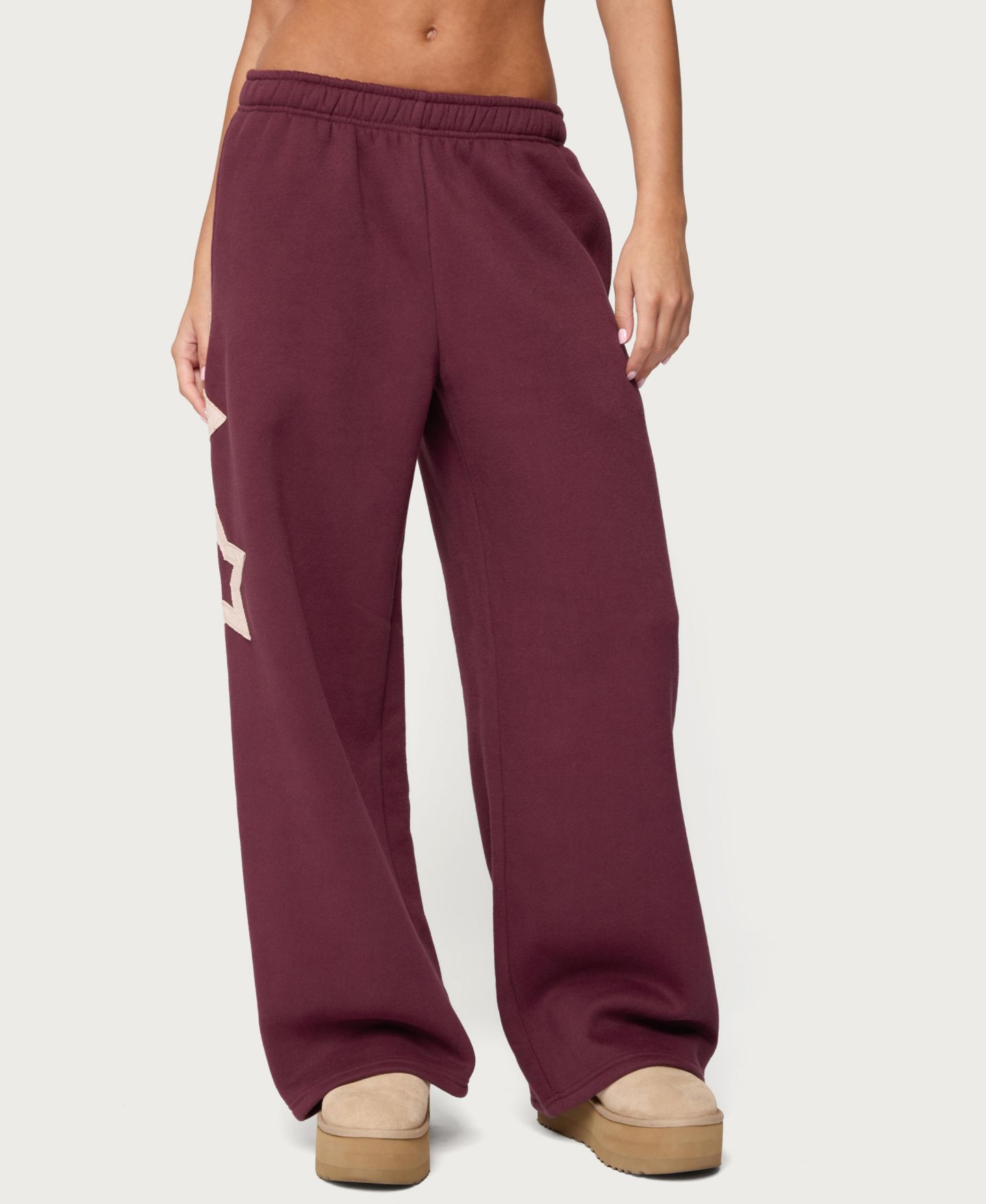 Женские брюки Edikted Starly Straight Leg Sweatpants, цвет: Бордовый — фото 1