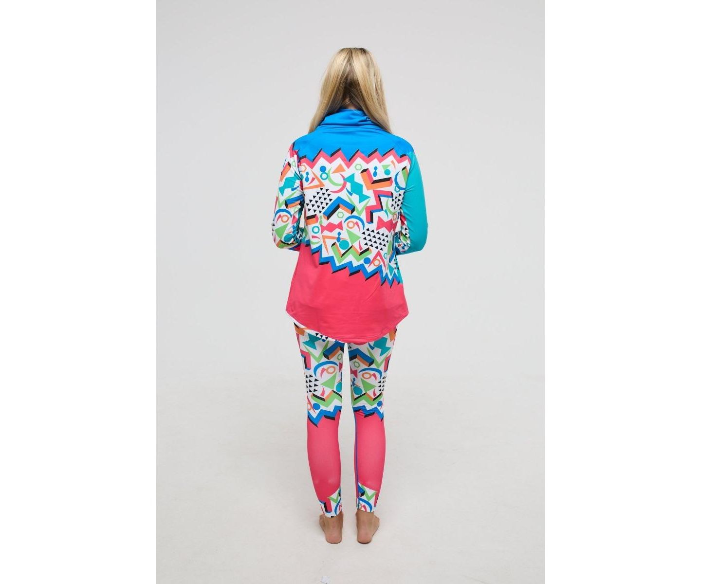 Женский топ OOSC High Neck Baselayer - Nuts, цвет: Colorful Geometric Pattern — фото 4