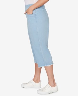 Plus Size Classic Stretch Stripe Clamdigger Capri Pants