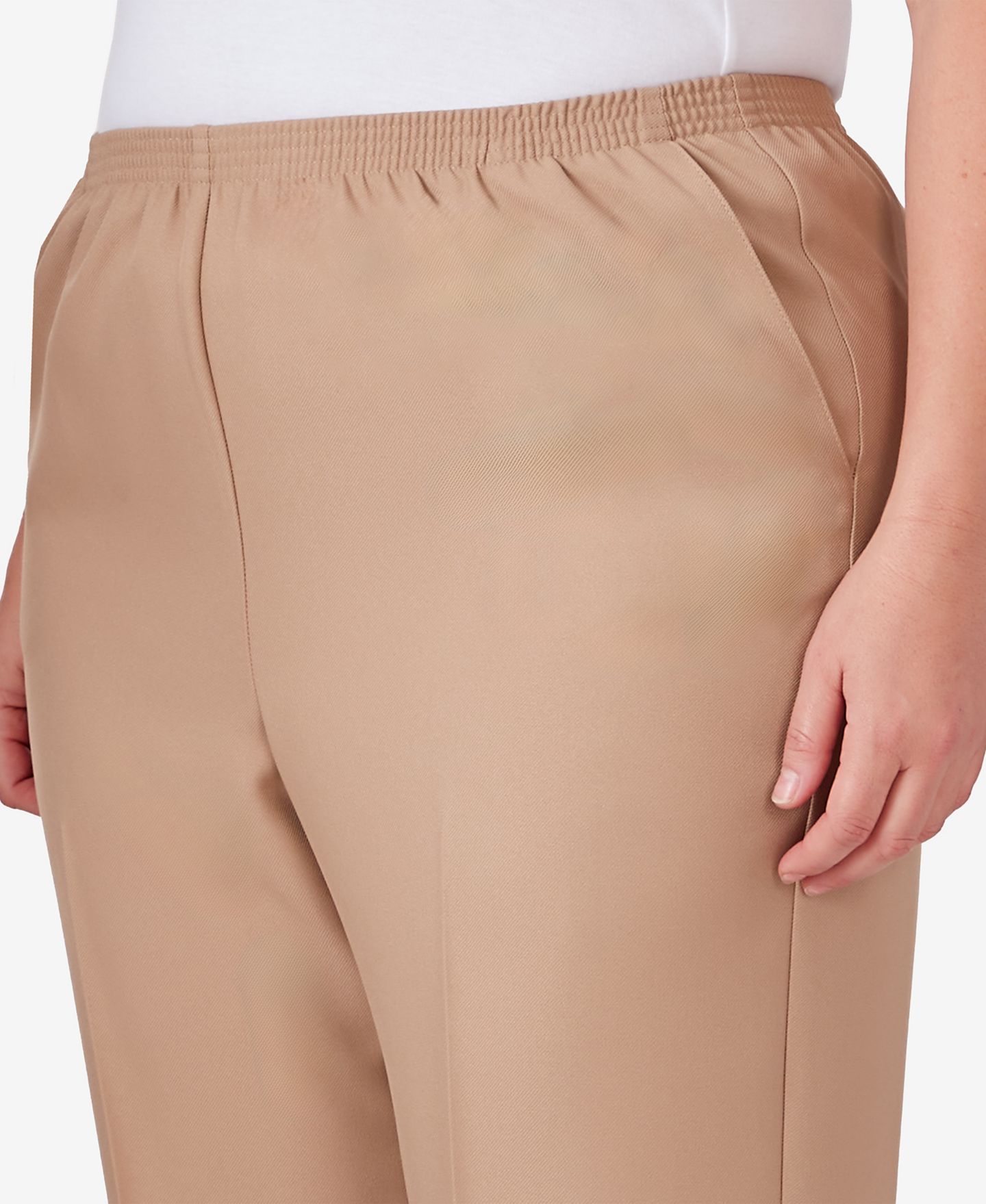 Женские брюки Alfred Dunner Plus Size Classic Button Hem Gathered Waistband Capri, цвет: Рыжевато-коричневый — фото 4