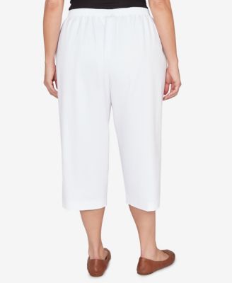Plus Size Classic Solid Twill Button Hem Capri Pants