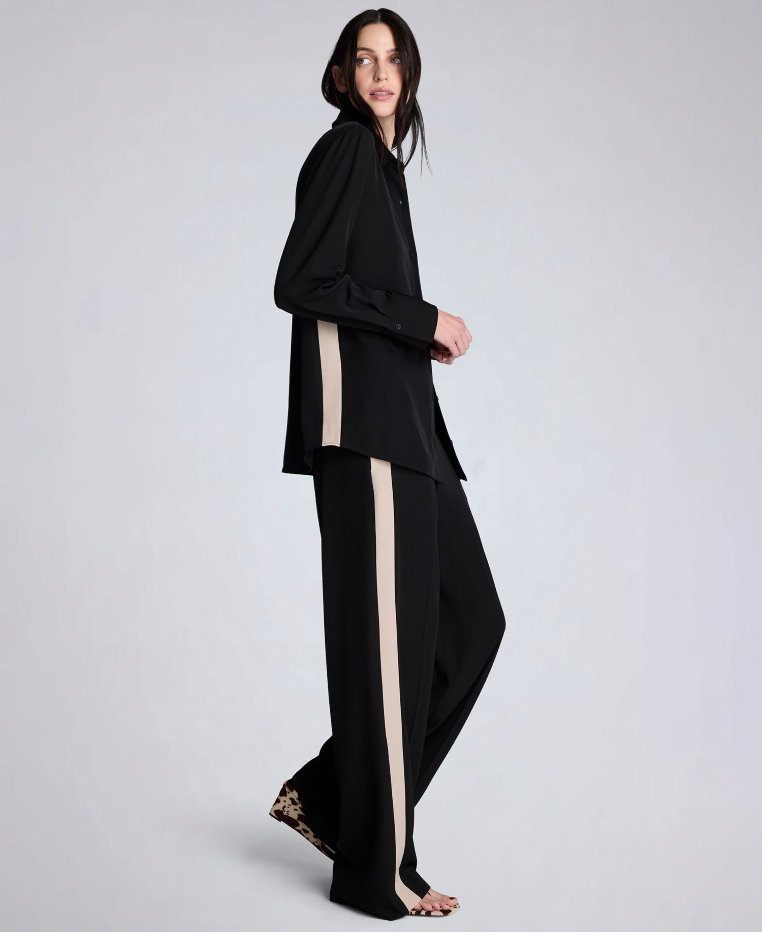 Women's Oversized Button-Front Collared Shirt