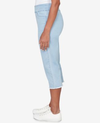 Petite Classic Super Stretch Denim Fringe Capri Pants
