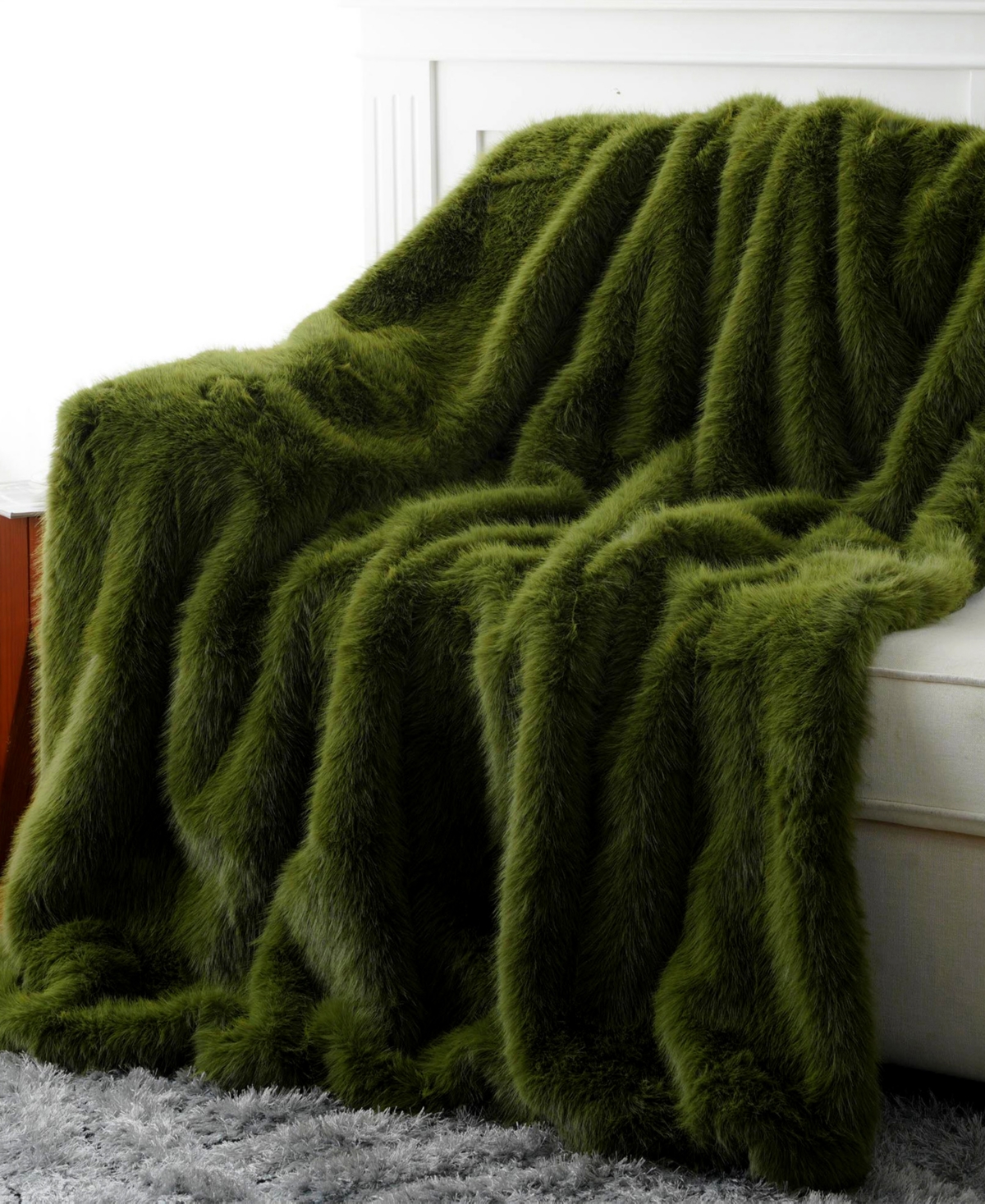 Battilo Lifestyle Faux Fur Throw, 50" x 60"