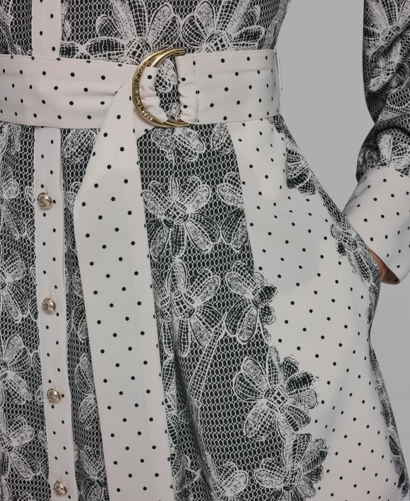 Женское платье KARL LAGERFELD PARIS Lace Print Collared Shirt Dress, цвет: Чёрный / Бисквитный — фото 4